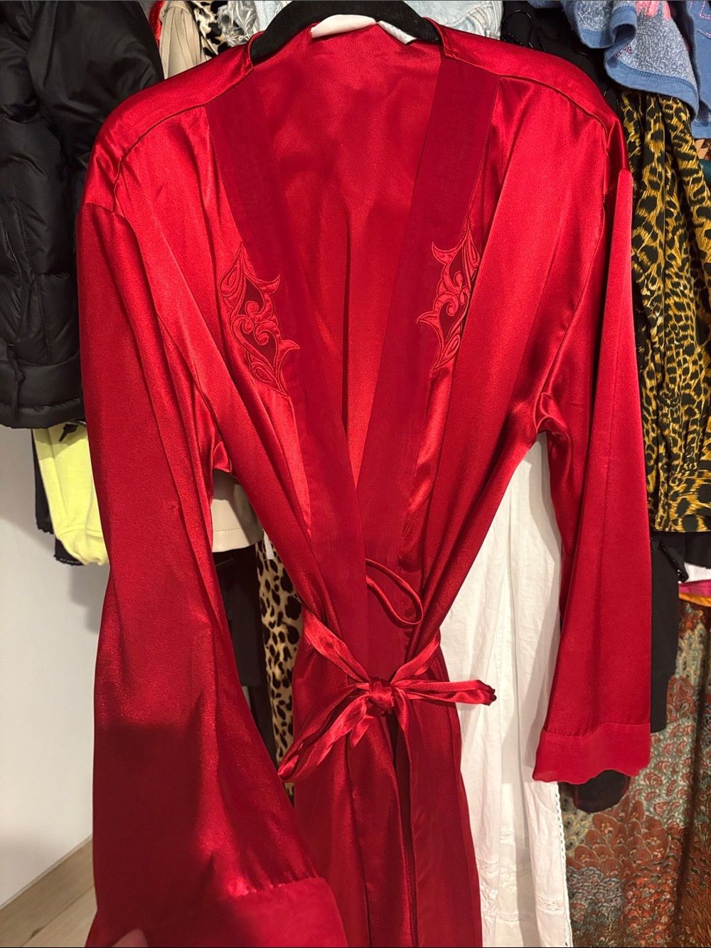 VINTAGE LINGERIE & Co Red Satin Women's Robe with Embroidered Detail and organza - Picture 2 of 9
